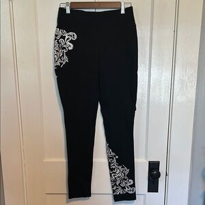 Black and White Patterned Women's Yoga Pants